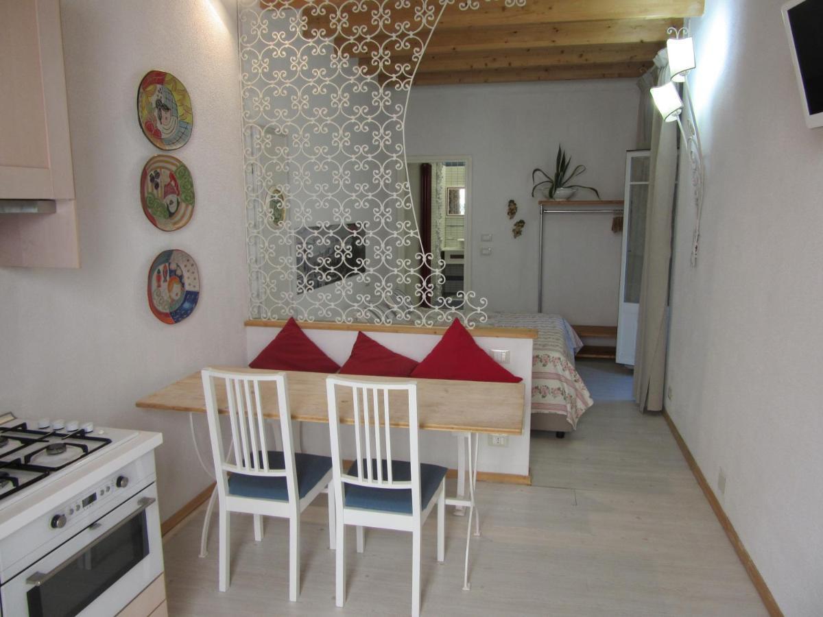 La Pergola Apartment Riomaggiore Bagian luar foto